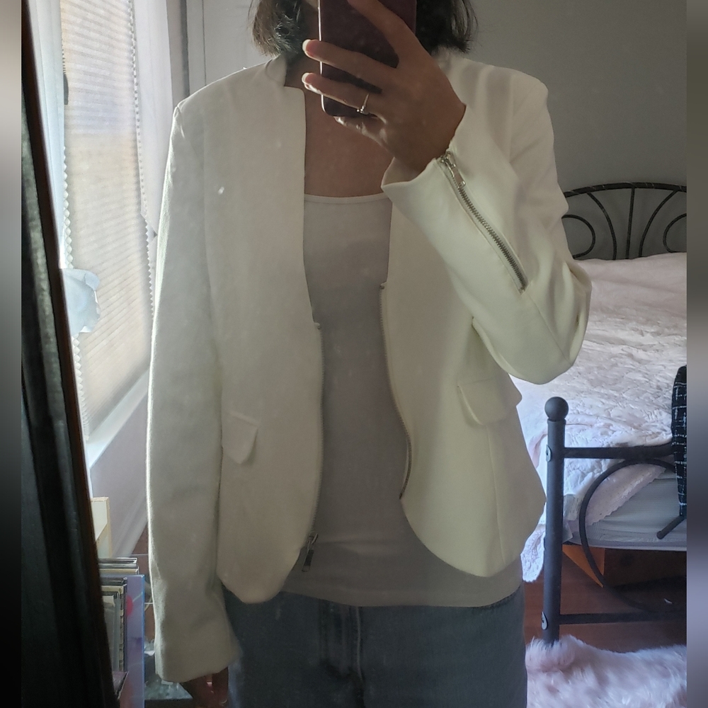 Lovetree White Blazer